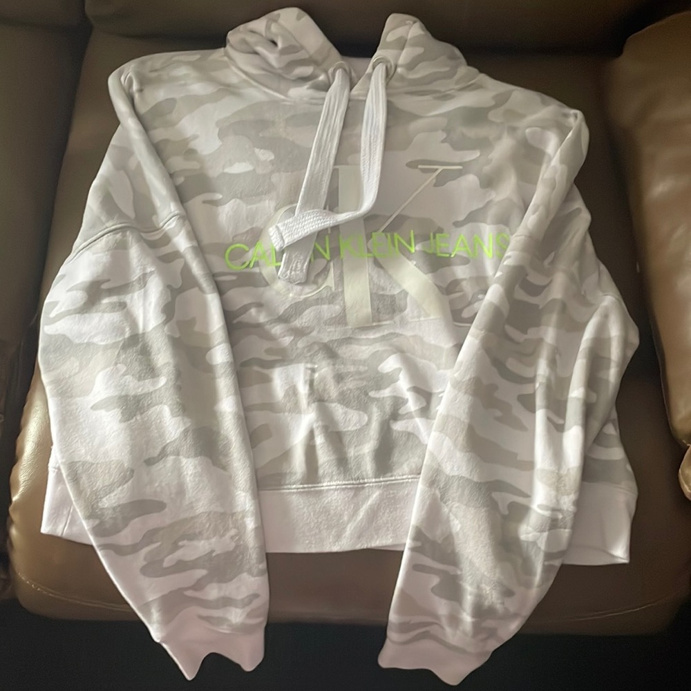 calvin klein camo sweatshirt slightly used